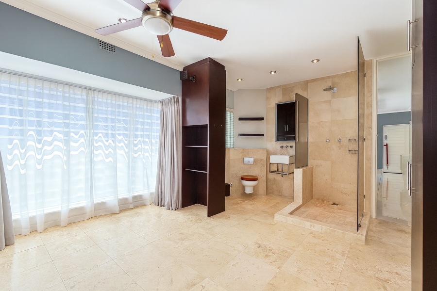 1 Bedroom Property for Sale in Sea Point Western Cape